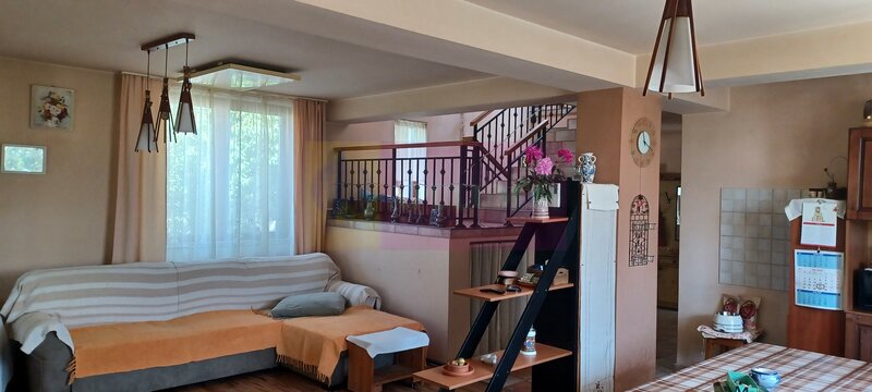Joita, vila 5 camere 187 mp utili + garaj, terasa, pivnita, curte 578